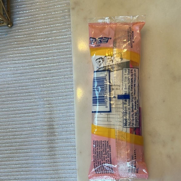 Happy Hearts Day Heart Shaped PEZ Vintage NEW IN PACKAGE Collectible Pink 1 - Picture 8 of 10